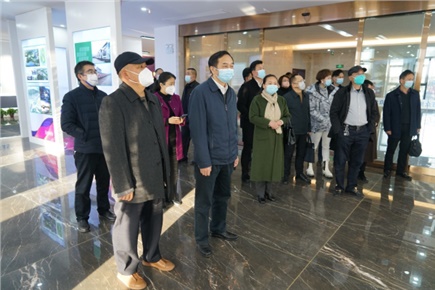 12月14日，張家界市政協黨組書記、主席歐陽斌一行來到張家界高新區萬眾實業集團有限公司，宣講黨的二十大精神